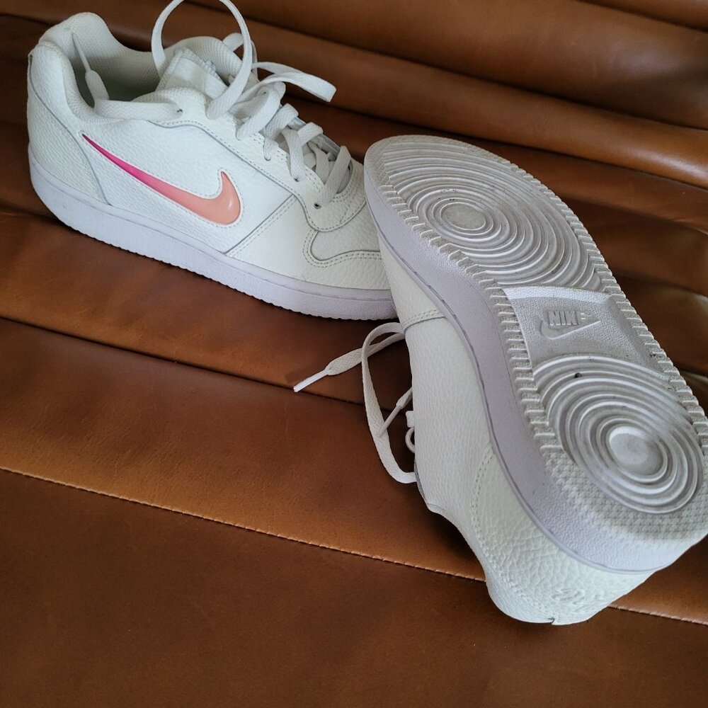 sneakers - Picture 2 of 4